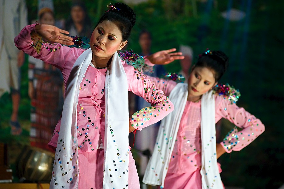 Bandarban, tribal dance (Chittagong Hill Tracts)
